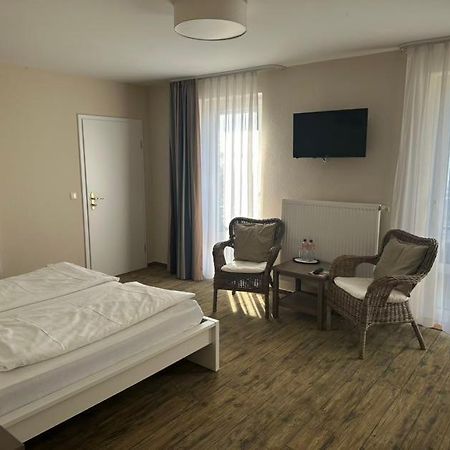 Hotel Admiral Scheer Laboe Esterno foto