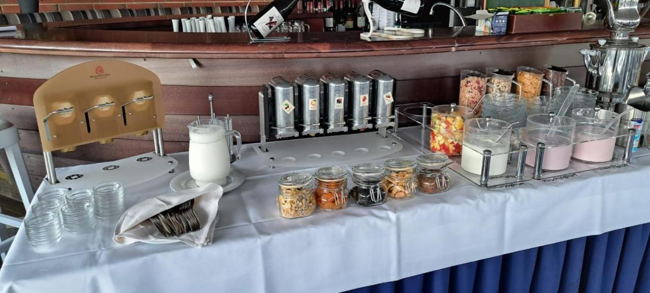 Hotel Admiral Scheer Laboe Esterno foto