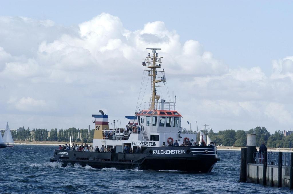 Hotel Admiral Scheer Laboe Esterno foto