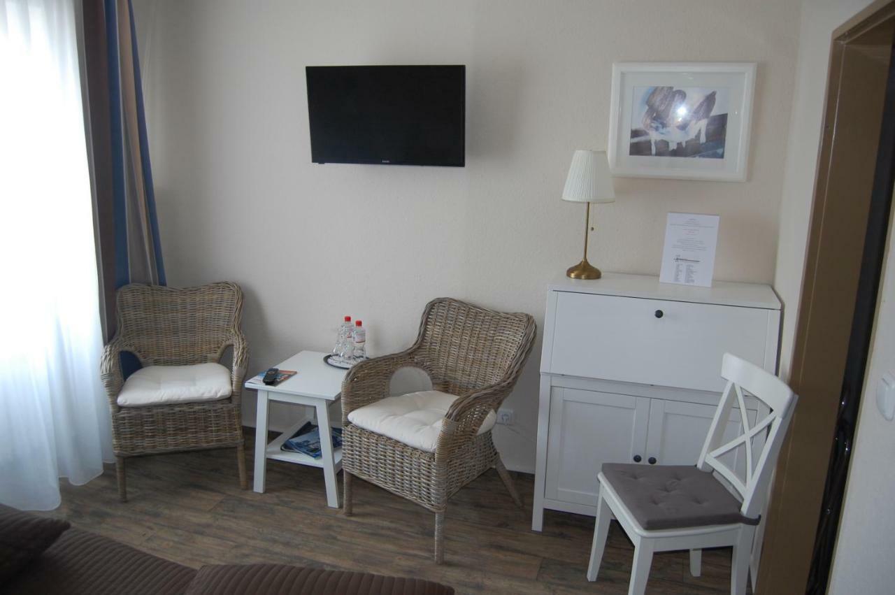 Hotel Admiral Scheer Laboe Esterno foto